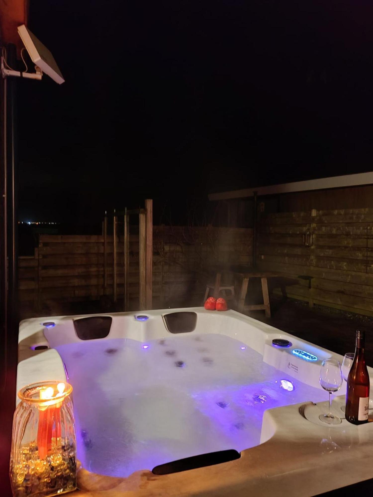 Lakeview 6 Pers Holiday Home Aurora With Fenced Garden, Whirlpool And Sauna Anjum Ngoại thất bức ảnh